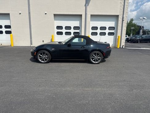 Used 2022 MAZDA MX-5 Miata Grand Touring w/ Weather Package RWD image 3