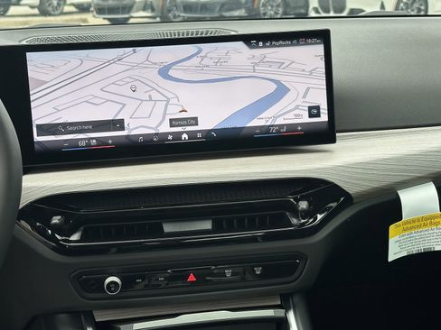 Used 2025 BMW 330i xDrive Sedan w/ Premium Package image 29