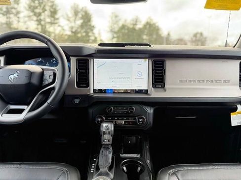 New 2025 Ford Bronco Outer Banks image 21