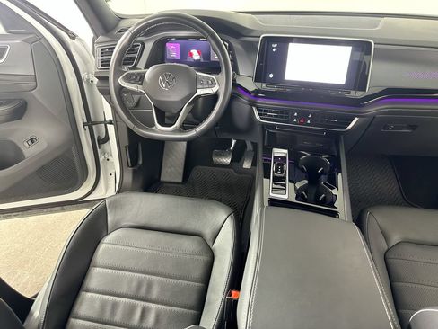 Used 2025 Volkswagen Atlas Cross Sport SEL AWD/4WD image 17