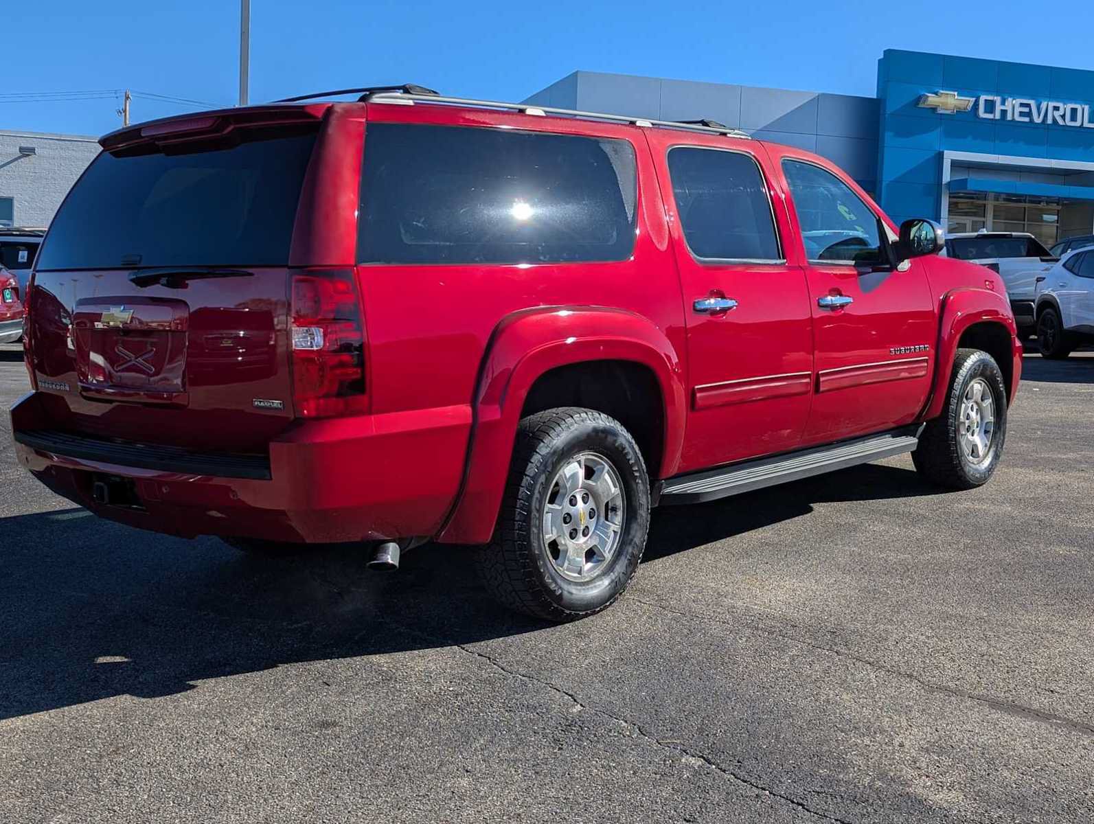 Used 2012 Chevrolet Suburban LS w/ Convenience Package 1 AWD/4WD image 8