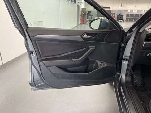 Certified 2023 Volkswagen Jetta SE FWD image 26