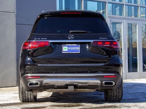 Used 2025 Mercedes-Benz GLS 450 4MATIC image 7