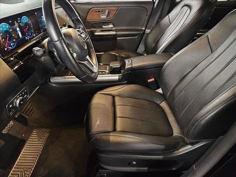 Used 2021 Mercedes-Benz GLA 250 w/ Premium Package image 17