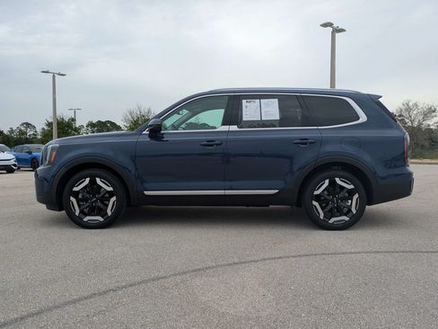 Certified 2025 Kia Telluride EX FWD image 8