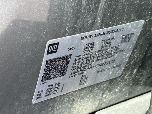 Used 2025 Chevrolet Suburban Z71 AWD/4WD image 7