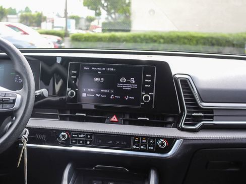 Used 2023 Kia Sportage LX image 19