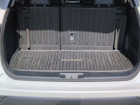 Used 2024 Toyota Highlander Limited AWD/4WD image 22