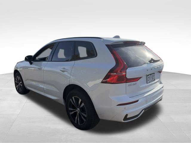 Used 2024 Volvo XC60 B5 Core AWD/4WD image 4