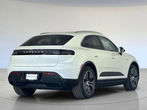 Certified 2026 Porsche Macan 4 Electric AWD/4WD image 8