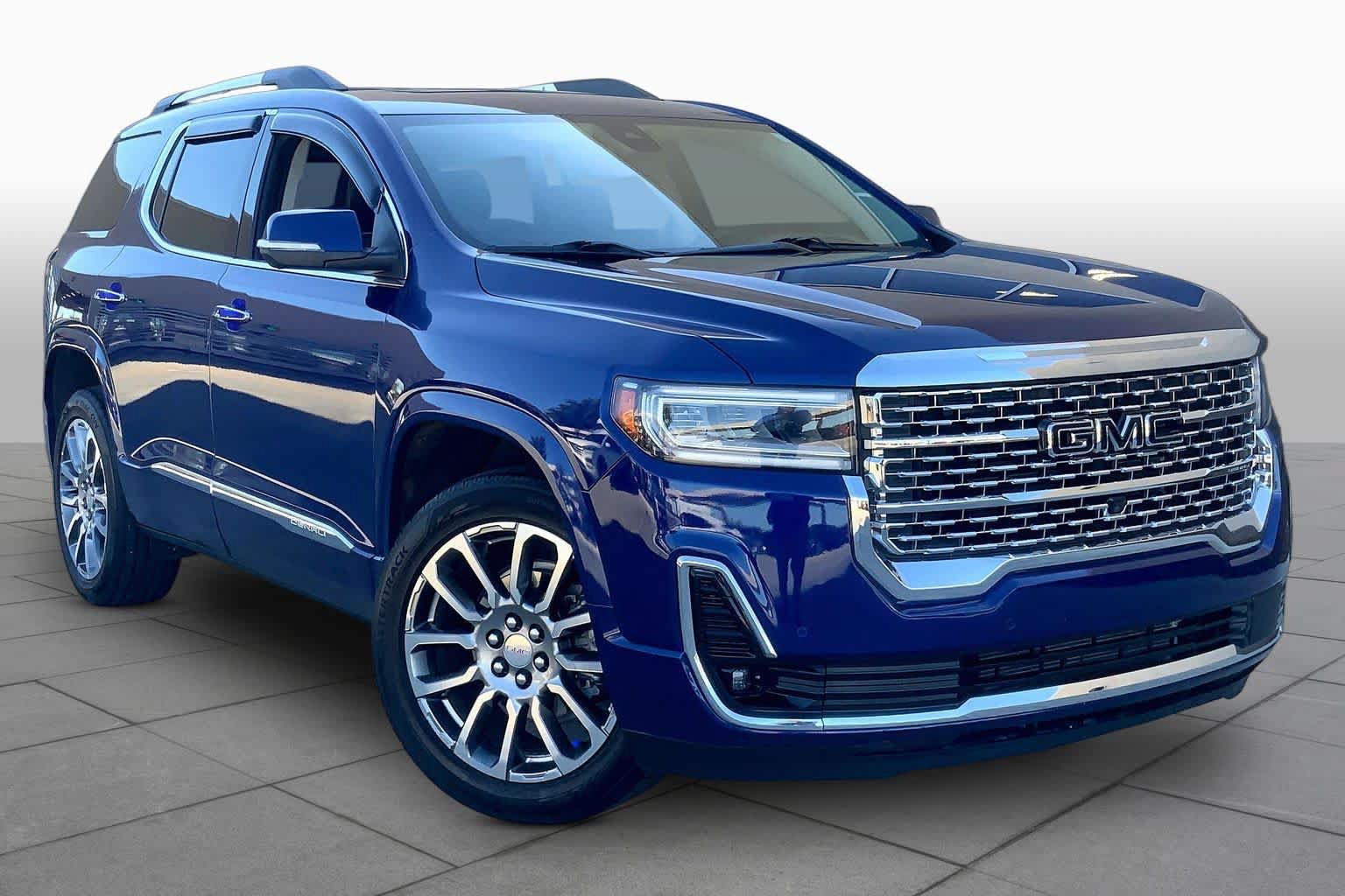 Used 2023 GMC Acadia Denali w/ Denali Ultimate Package FWD image 3