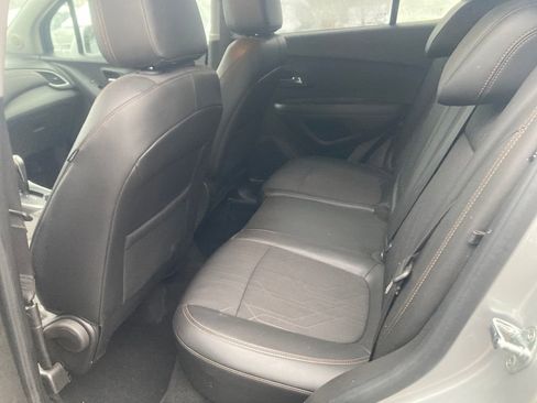 Used 2019 Chevrolet Trax LT w/ LT Convenience Package image 29