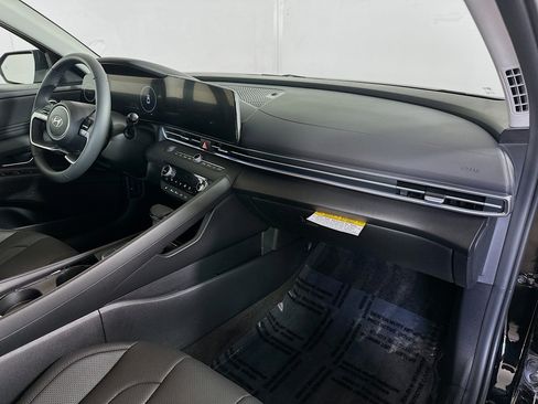 New 2026 Hyundai Elantra Limited FWD image 29