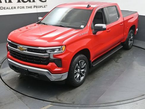Used 2023 Chevrolet Silverado 1500 LT AWD/4WD image 45