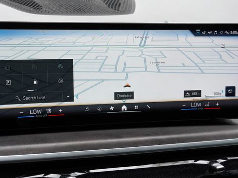 Used 2024 BMW X7 xDrive40i w/ M Sport Package image 28