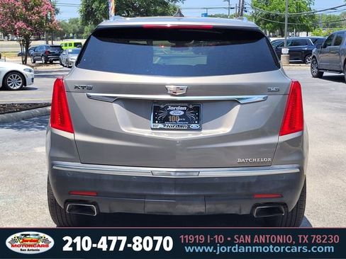 Used 2017 Cadillac XT5 Luxury w/ Driver Awareness Package FWD image 4