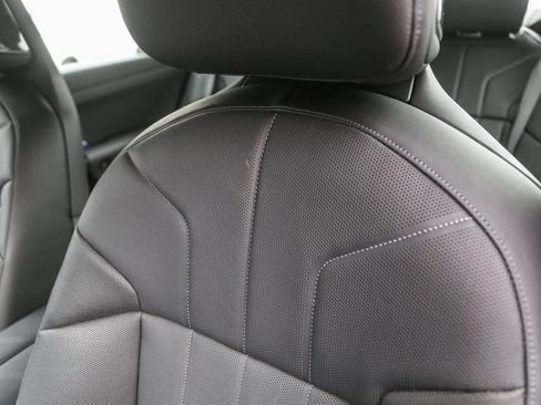 Used 2025 BMW i7 eDrive50 w/ M Sport Package image 21