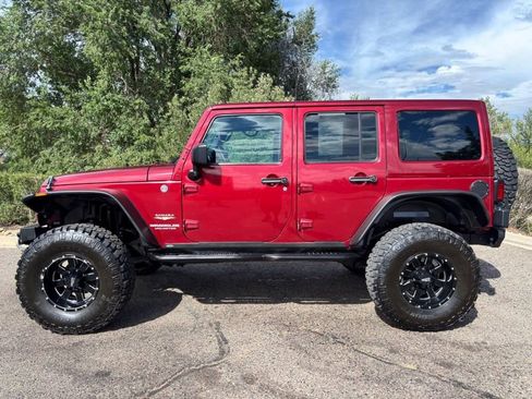 Used 2013 Jeep Wrangler Unlimited Sahara w/ Dual Top Group AWD/4WD image 6