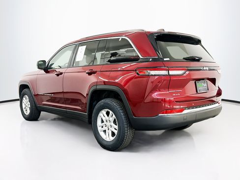 Used 2023 Jeep Grand Cherokee Laredo w/ Luxury Tech Group I AWD/4WD image 5