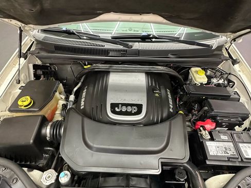 Used 2005 Jeep Grand Cherokee Limited image 38