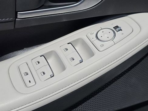Used 2025 Hyundai Sonata Limited FWD image 25