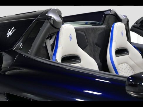Used 2023 Maserati MC20 Spyder image 27