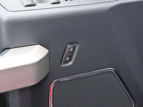 Used 2022 Ford F250 Lariat w/ Chrome Package image 11