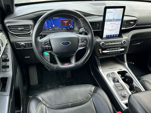 Used 2020 Ford Explorer ST w/ Premium Technology Package image 24