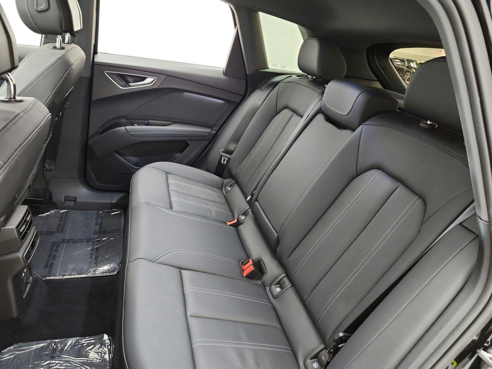 Used 2024 Audi Q4 e-tron Premium AWD/4WD image 16