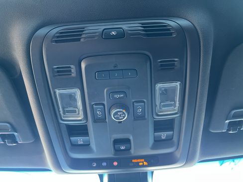 Used 2021 GMC Yukon Denali image 36