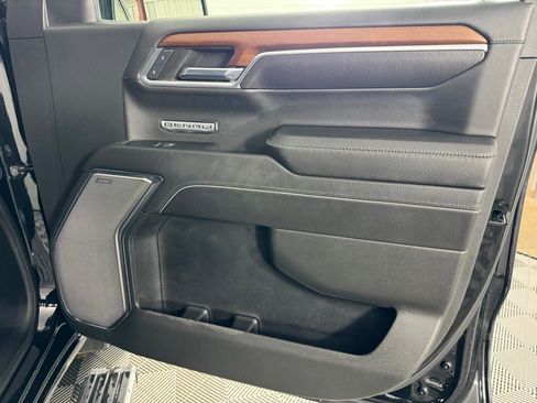 Used 2023 GMC Sierra 1500 Denali w/ Denali Reserve Package image 32