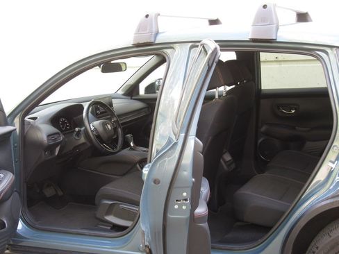 Used 2025 Honda HR-V Sport image 13