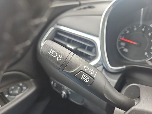 Used 2024 Chevrolet Equinox LT FWD image 20