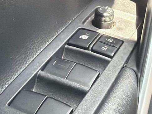 Used 2024 Toyota Corolla Cross LE w/ Moonroof Package FWD image 20