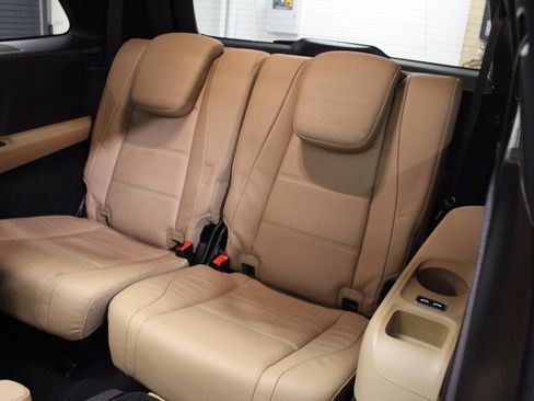 Used 2025 Mercedes-Benz GLS 450 4MATIC image 42