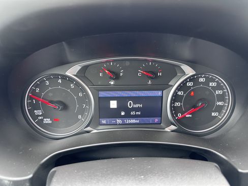 Used 2024 GMC Terrain SLT w/ Infotainment Package II image 16