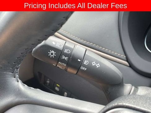 Used 2023 Toyota Venza Limited AWD/4WD image 28