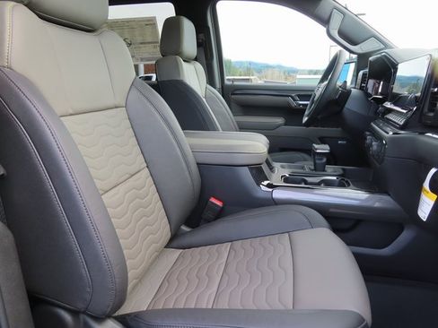 Certified 2025 Chevrolet Silverado 1500 ZR2 w/ Technology Package image 47