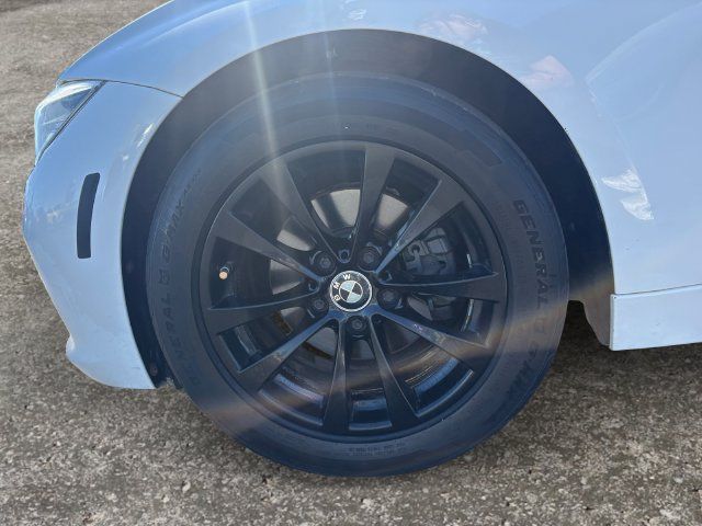 Used 2016 BMW 320i xDrive Sedan AWD/4WD image 12