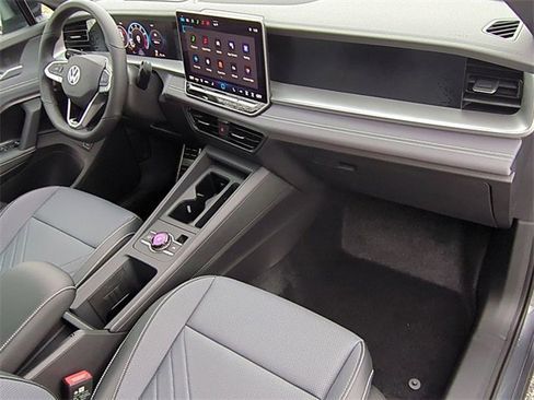 New 2026 Volkswagen Tiguan SE R-Line image 19