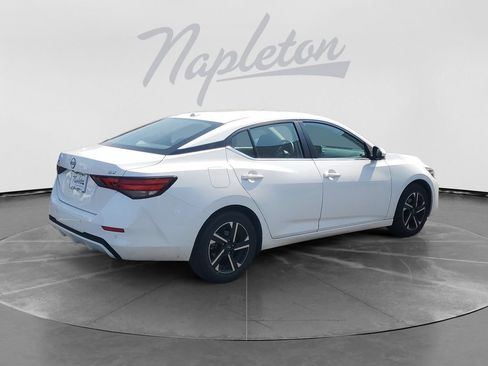 Used 2024 Nissan Sentra SV FWD image 8