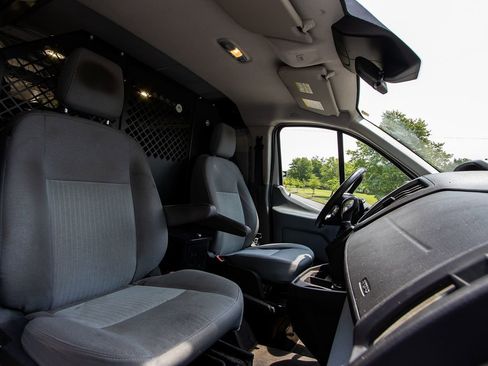 Used 2017 Ford Transit 250 130 Low Roof image 19