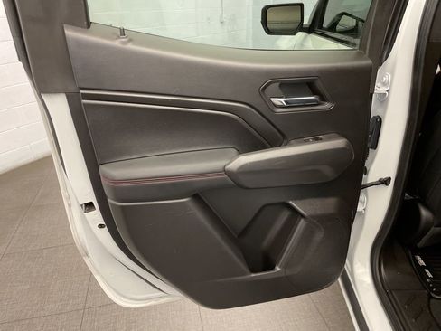 Used 2023 Chevrolet Colorado Z71 w/ Z71 Convenience Package 2 image 25