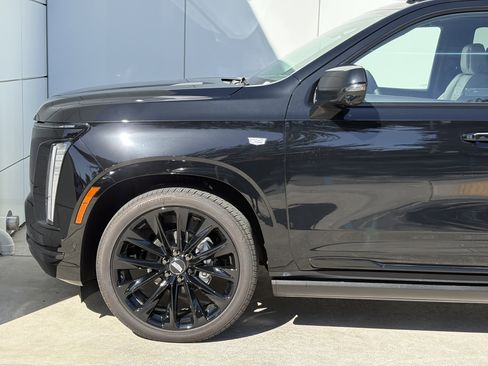 New 2026 Cadillac Escalade Platinum Sport AWD/4WD image 5