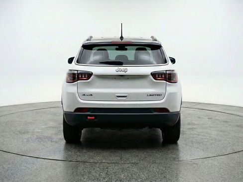 Used 2025 Jeep Compass Trailhawk AWD/4WD image 7