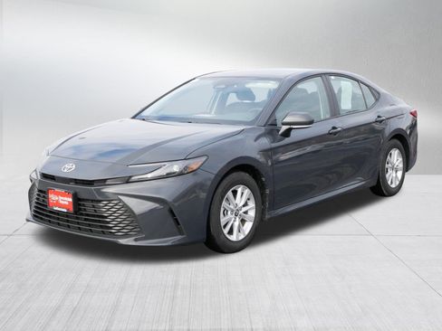 Certified 2025 Toyota Camry LE image 3