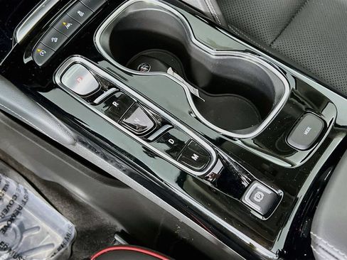 Certified 2023 Buick Envision Essence w/ Sport Touring Package AWD/4WD image 15