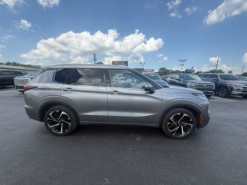 Used 2022 Mitsubishi Outlander SEL AWD/4WD image 2