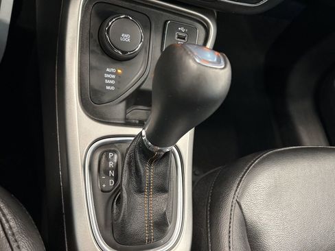 Used 2020 Jeep Compass Latitude w/ Cold Weather Group image 22