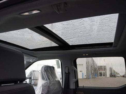 New 2026 Ford F250 Lariat w/ Black Appearance Package image 13